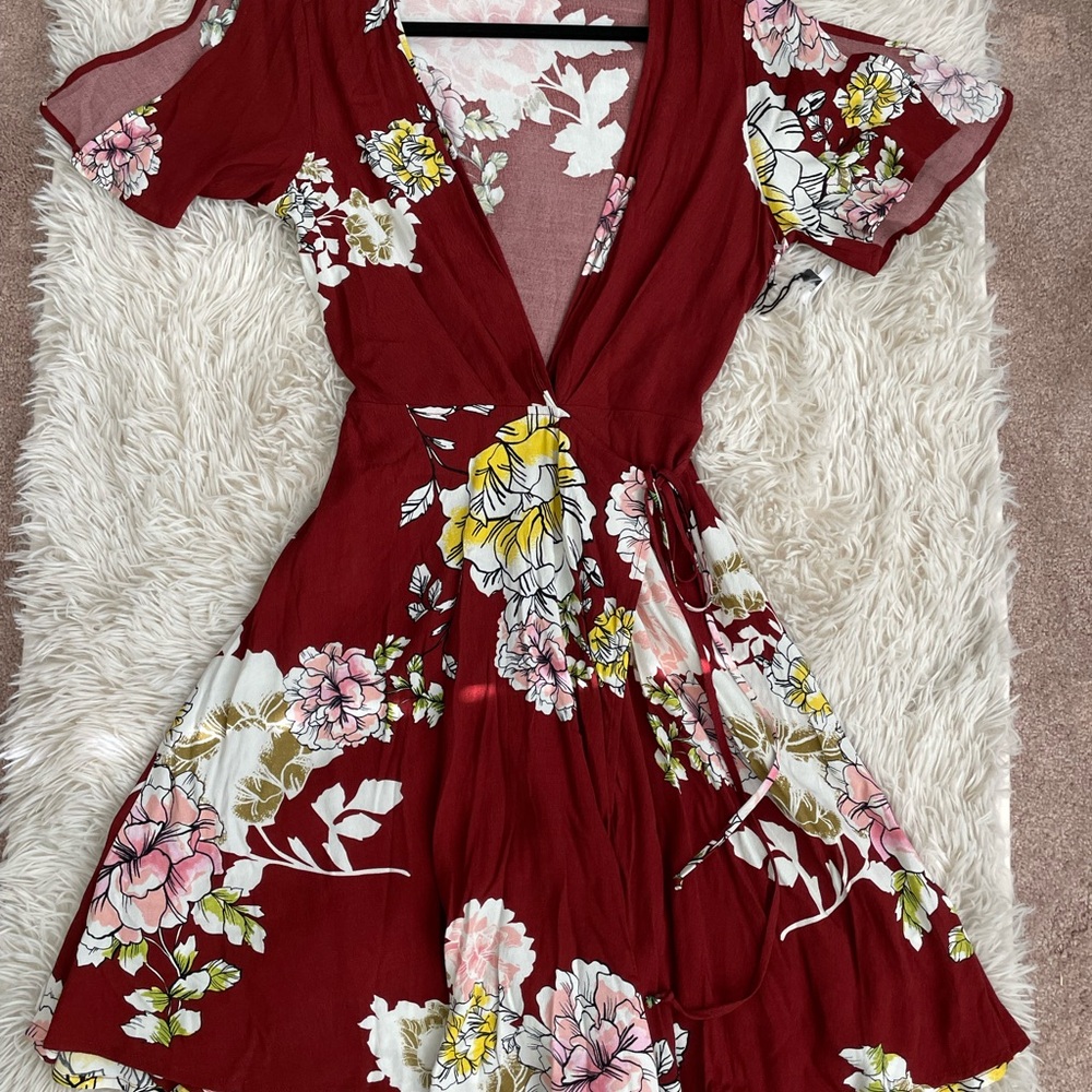 ASTER the dress, wrap dress Med, floral, russet color.